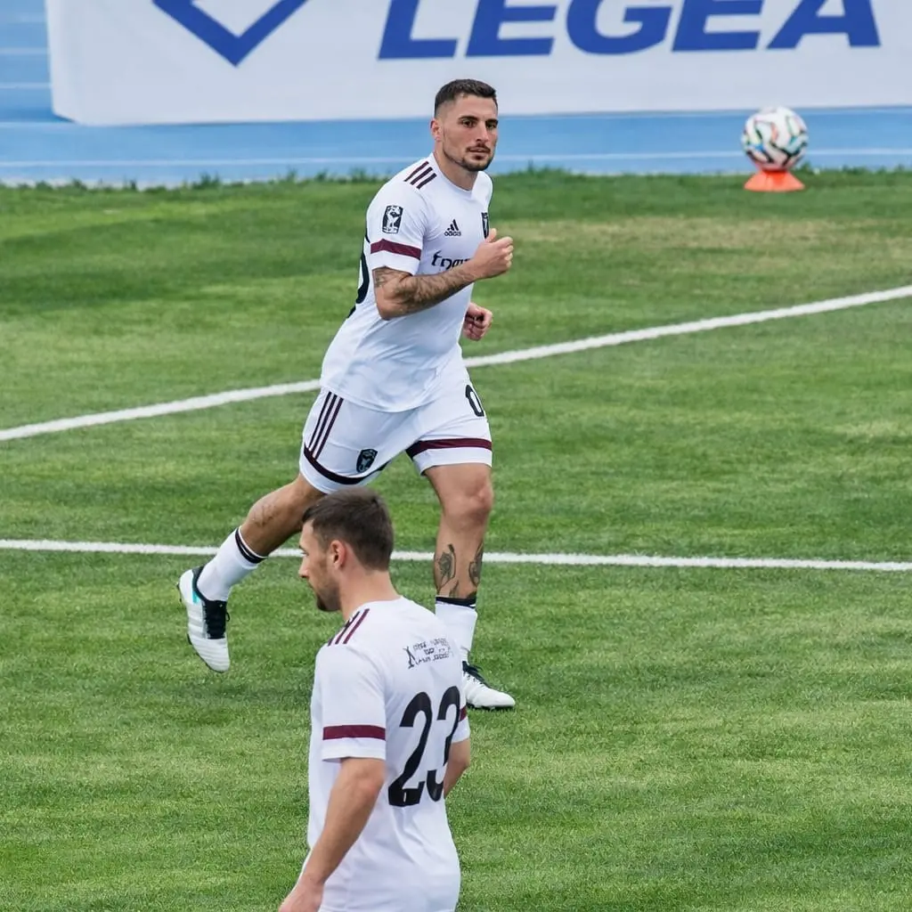 Giugliano-Cosenza, debacle totale: rossoblù travolti nella ripresa\n