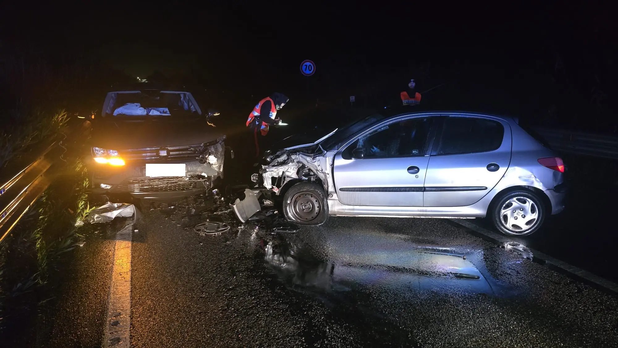 Scalea, nella notte ancora un drammatico incidente sulla Ss18: diversi i feriti\n