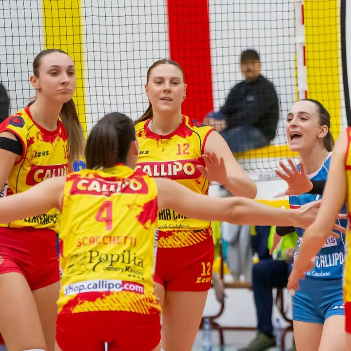 Volley femminile, la Tonno Callipo batte Assitec e conserva il primato: finale 3-0