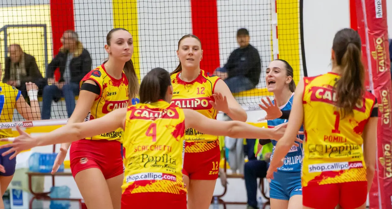 Volley femminile, la Tonno Callipo batte Assitec e conserva il primato: finale 3-0
