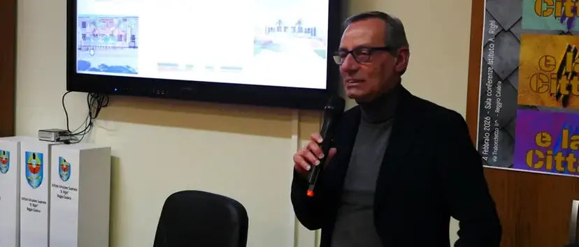 Scritte oltraggiose nei confronti del sindaco Manfredi, Battaglia: «Piena solidarietà e ferma condanna»\n