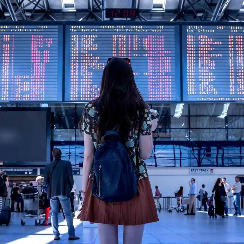 Migrazione universitaria e costi proibitivi,\u00A0una generazione in movimento: via dalla Calabria il 37% dei giovani\n