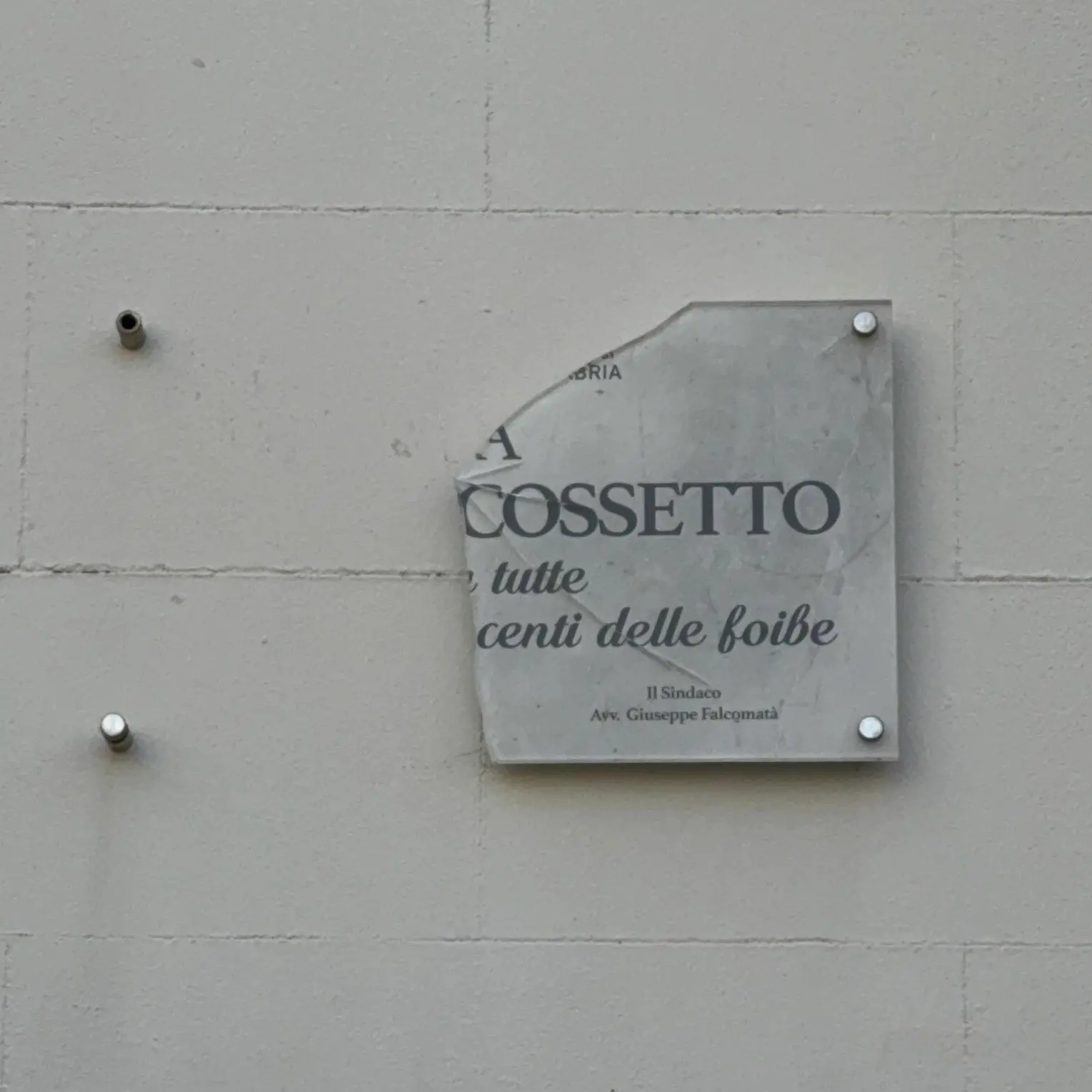 Vandalizzata targa in memoria di Norma Cossetto, Forza Italia Giovani Reggio: «Un atto vile che offende la storia e la città»\n
