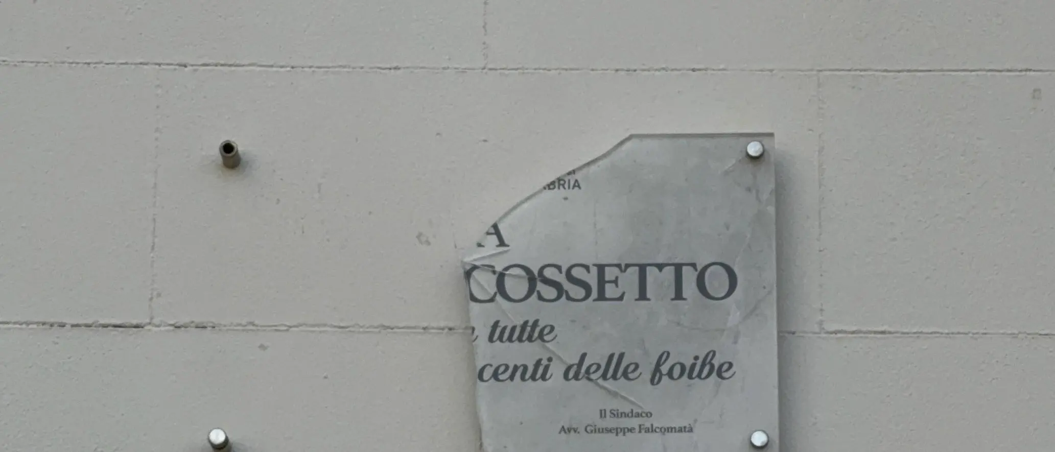 Vandalizzata targa in memoria di Norma Cossetto, Forza Italia Giovani Reggio: «Un atto vile che offende la storia e la città»\n