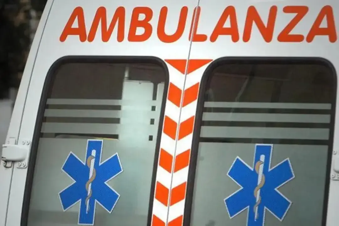 Malore improvviso in centro a Cosenza, anziano muore davanti al Parco Romeo\n