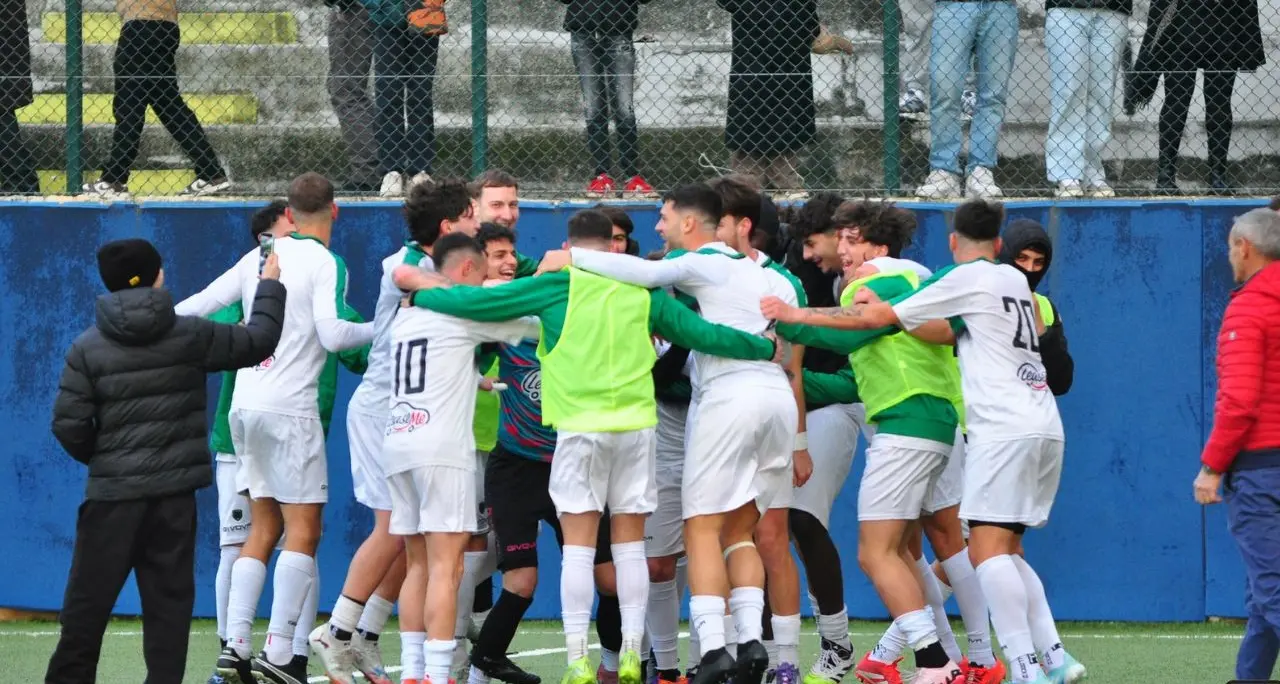 Eccellenza: quarto successo di fila per la Palmese, odore di play-off. Dal Torrione: «Guardiamo solo il calendario, ora testa alla Rossanese»\n