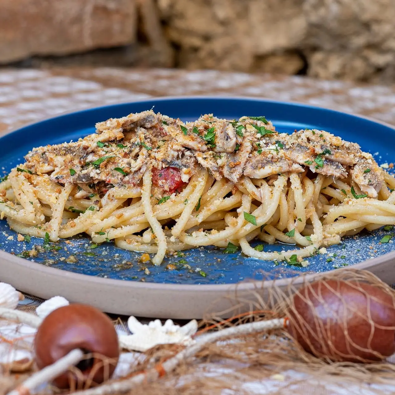 La “smujicata” di alici diventa simbolo ufficiale di Roccella Jonica: il piatto entra tra le De.C.O.\n