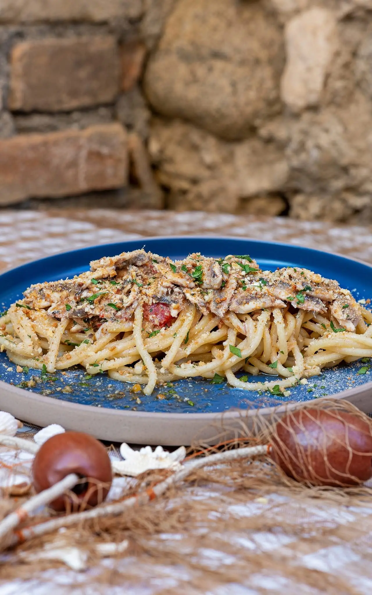 La “smujicata” di alici diventa simbolo ufficiale di Roccella Jonica: il piatto entra tra le De.C.O.\n