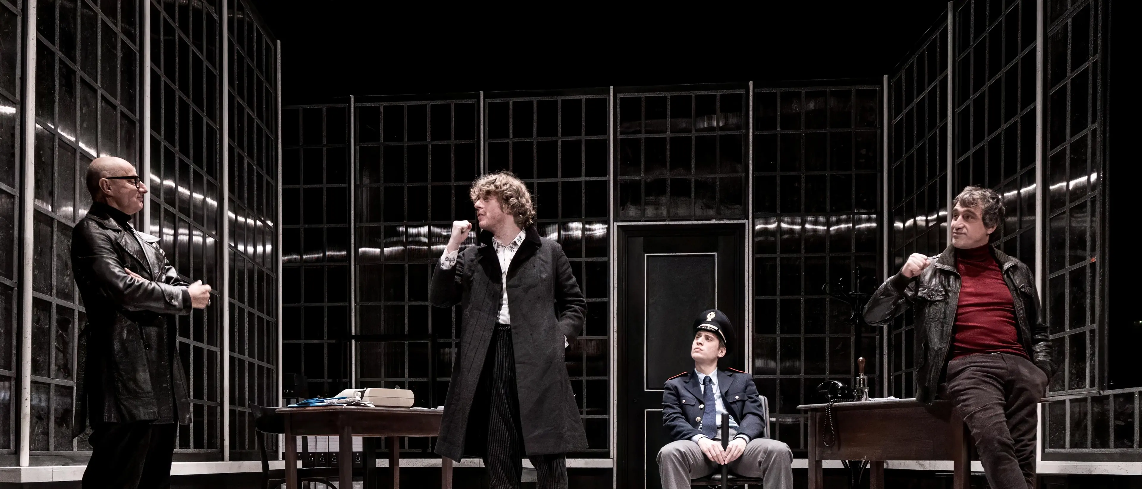 Lodo Guenzi a Polistena con l’opera di Dario Fo e Franca Rame sulla morte dell’anarchico Pinelli\n