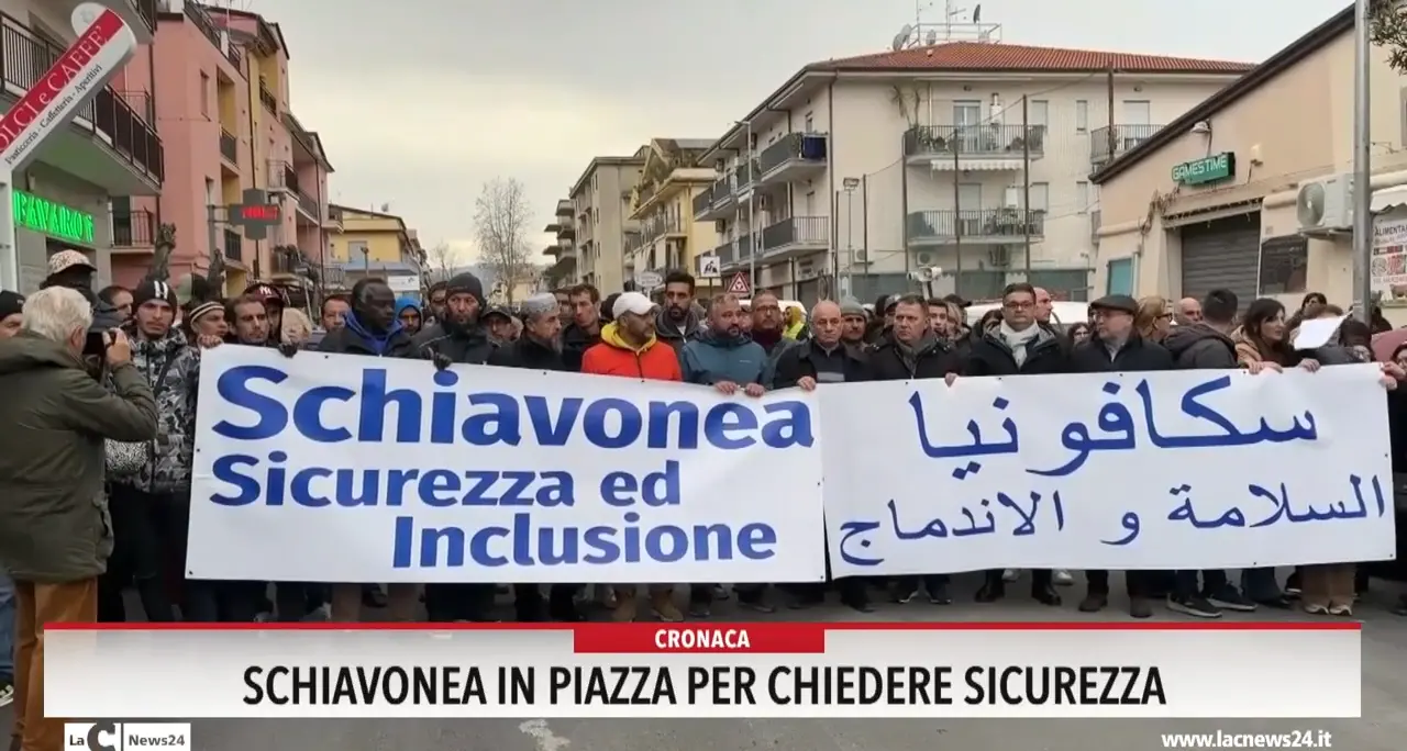 Schiavonea in piazza per chiedere sicurezza