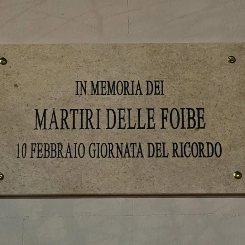 Reggio, Nfp ripristina\u00A0la targa che diventa in memoria delle vittime delle\u00A0Foibe\n