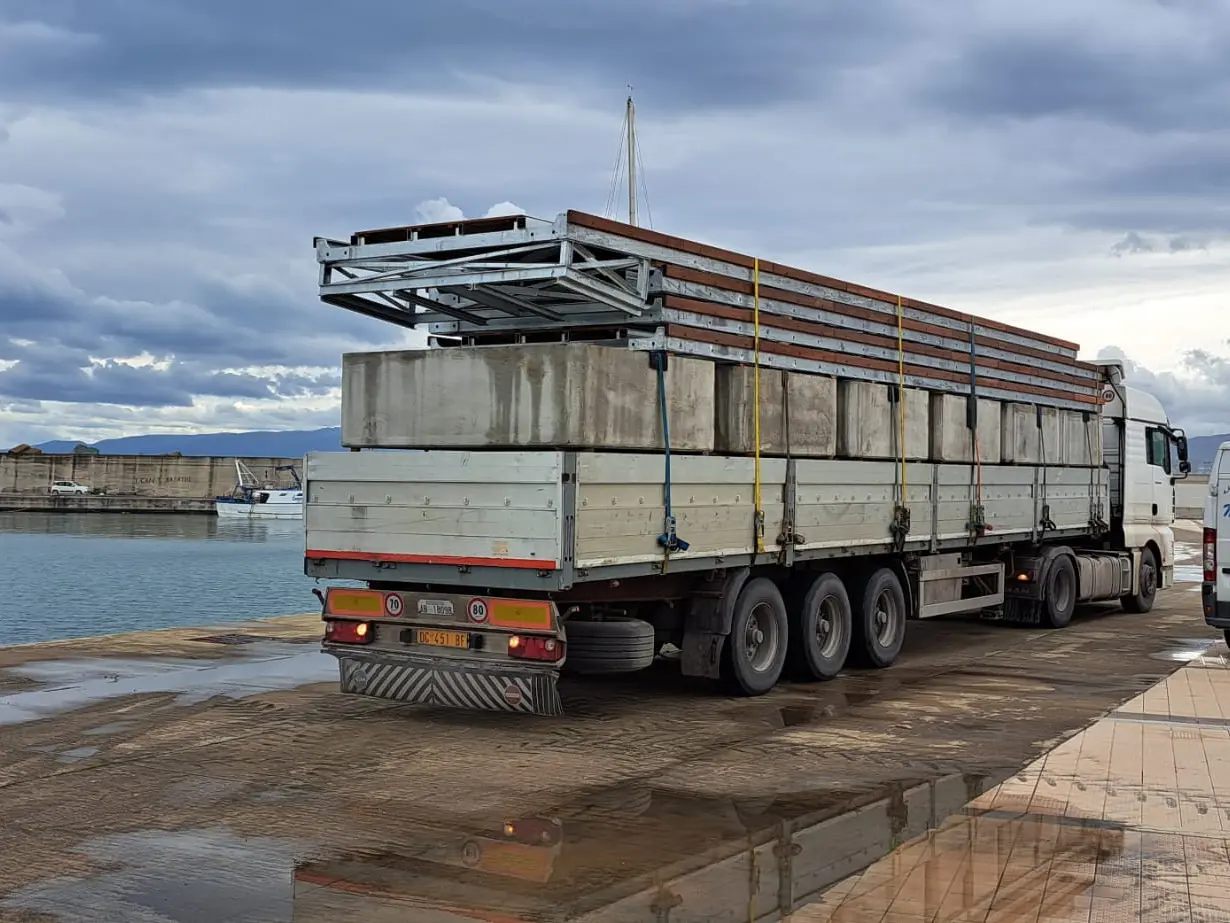 Posto barca, Pitaro: «Retromarcia del sindaco dopo la diffida». La replica: «Nessuna marcia indietro»
