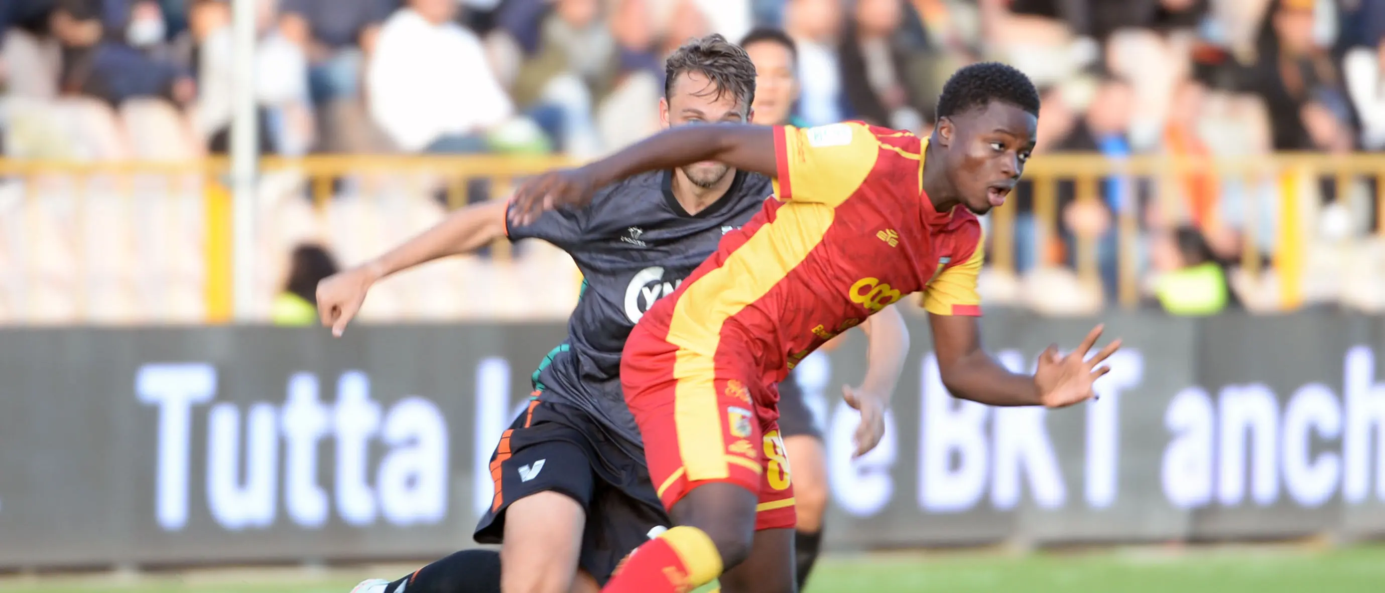 Tegola Cisse per il Catanzaro: lesione all’adduttore destro, stop di almeno un mese per il centrocampista\n