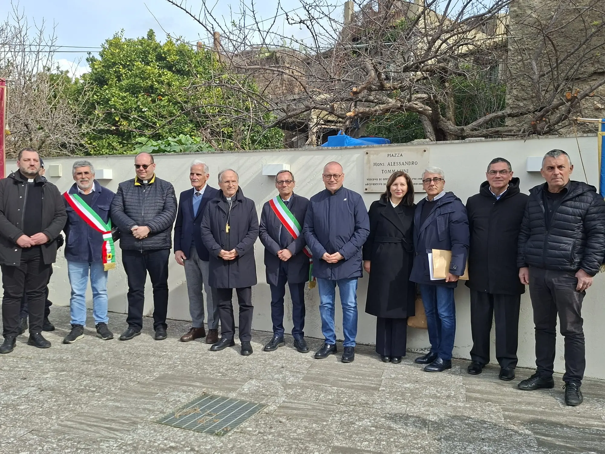 Versace a Diminniti nel ricordo di monsignor Tommasini: «Un esempio che le istituzioni hanno il dovere di commemorare e attualizzare»\n