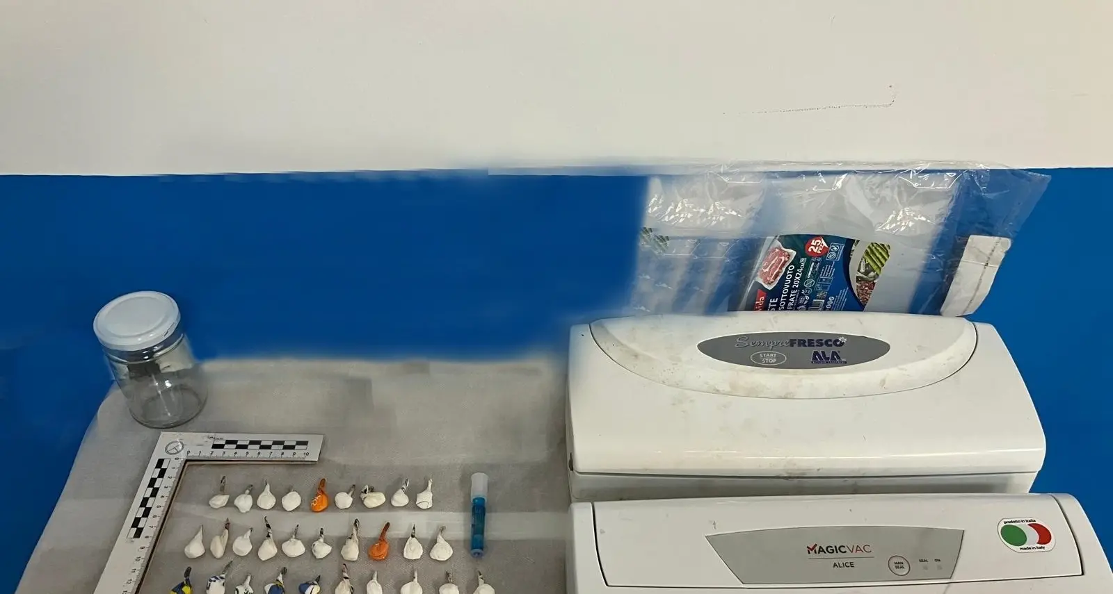 Cocaina in casa: uomo arrestato a Paola dalla Polizia di Stato\n