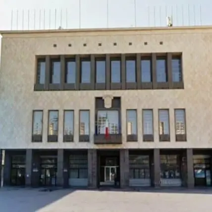 Cosenza, il Sindaco convoca le Curve: confronto urgente sul futuro del club\n