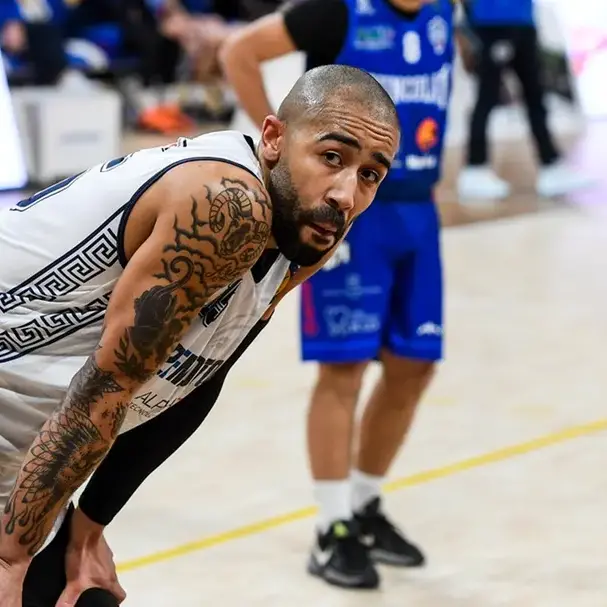 Il cestista Elias Donati vittima di insulti razzisti, la rabbia della Dierre di Reggio Calabria: «Non possiamo stare zitti»\n