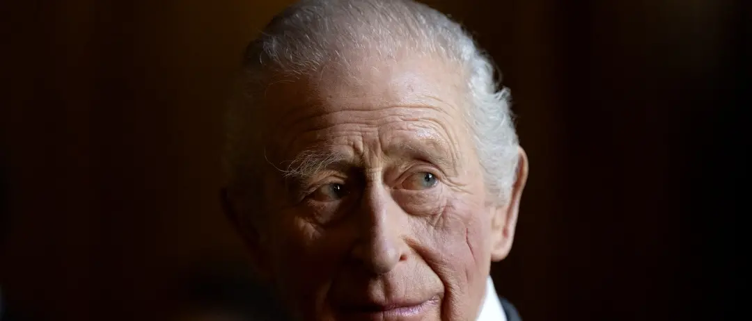 Epstein Files, Re Carlo pronto a collaborare con la polizia sul coinvolgimento dell’ex principe Andrea\n