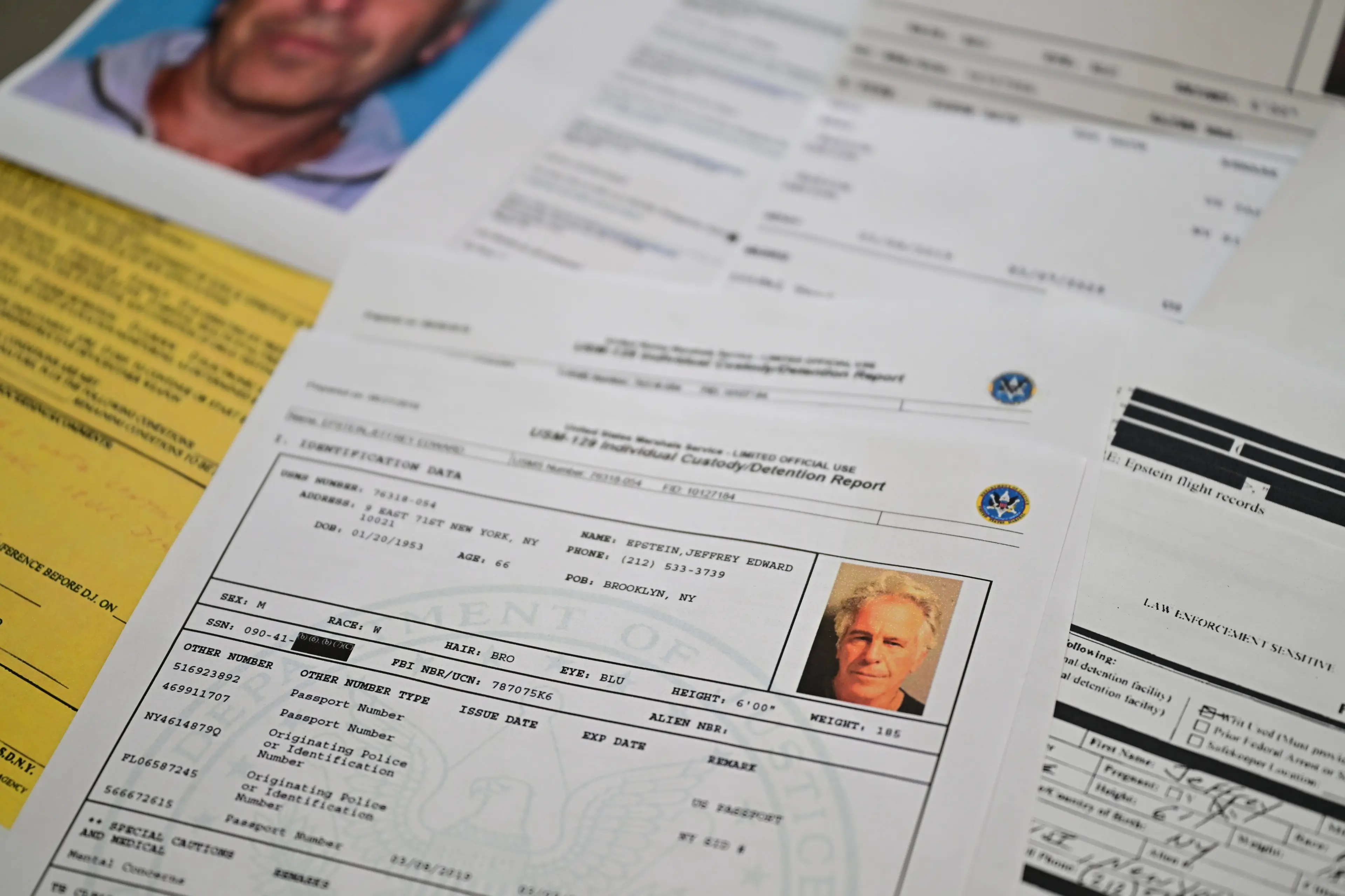 «Master, noi aspettiamo la bambina dalle belle caviglie»: negli Epstein Files spunta Eduardo Teodorani Fabbri, cugino di John Elkann\n