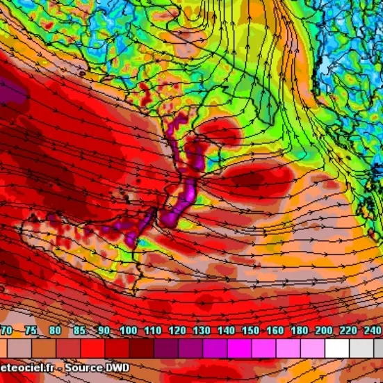 Nuova ondata di maltempo sulla Calabria: in arrivo nubifragi, onde fino a 6 metri e venti di tempesta\n