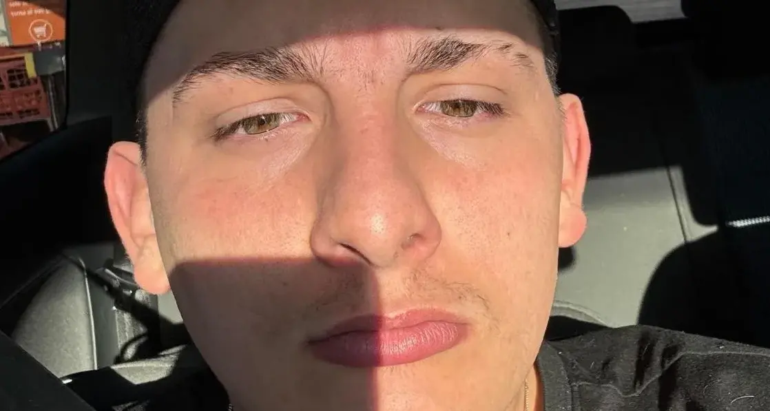 Zoe uccisa dal fidanzato violento: le contraddizioni e la confessione di Alex Manna\n