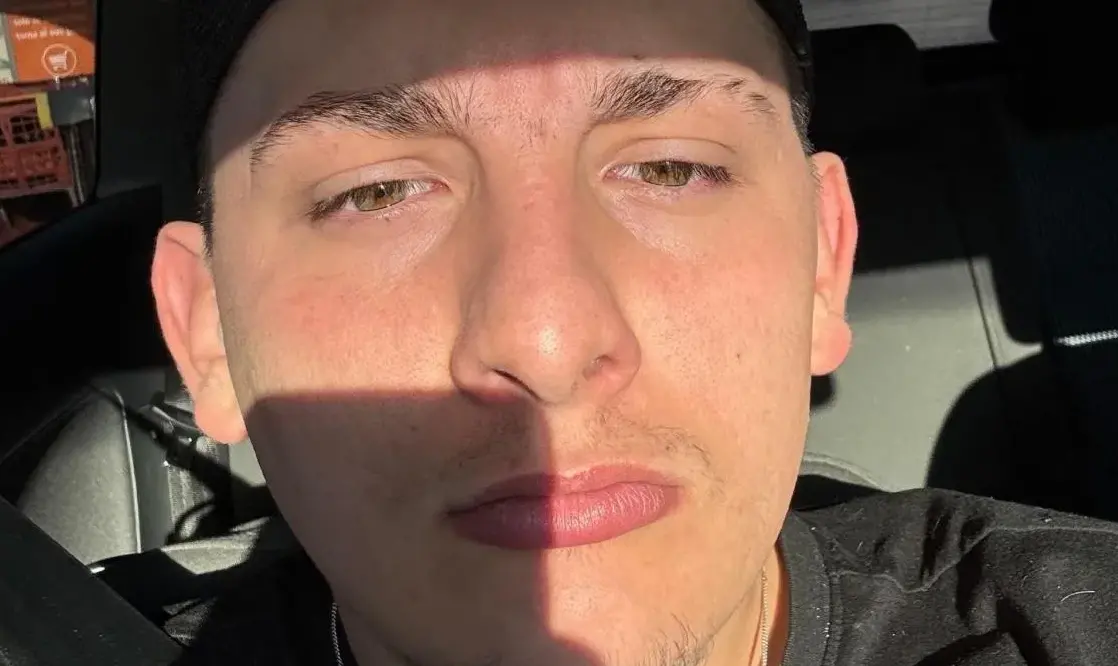 Zoe uccisa dal fidanzato violento: le contraddizioni e la confessione di Alex Manna\n