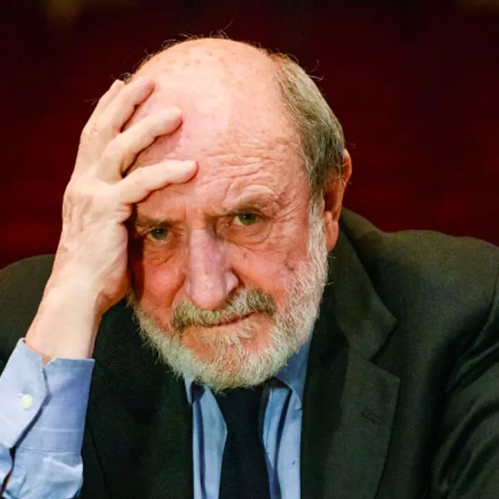 Al teatro Grandinetti di Lamezia la lectio magistralis di Umberto Galimberti sul primato della relazione\n