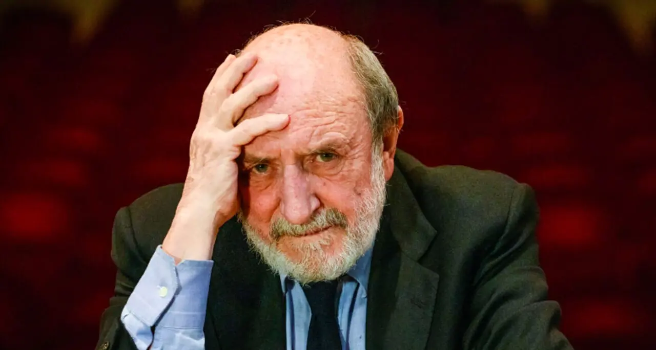 Al teatro Grandinetti di Lamezia la lectio magistralis di Umberto Galimberti sul primato della relazione\n