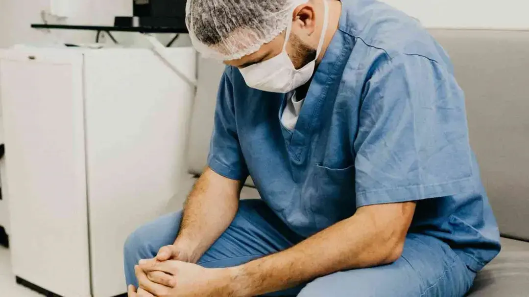 «349 infermieri assunti, ma nessuno che ci rimetta in piedi»: la denuncia dei fisioterapisti esclusi\n