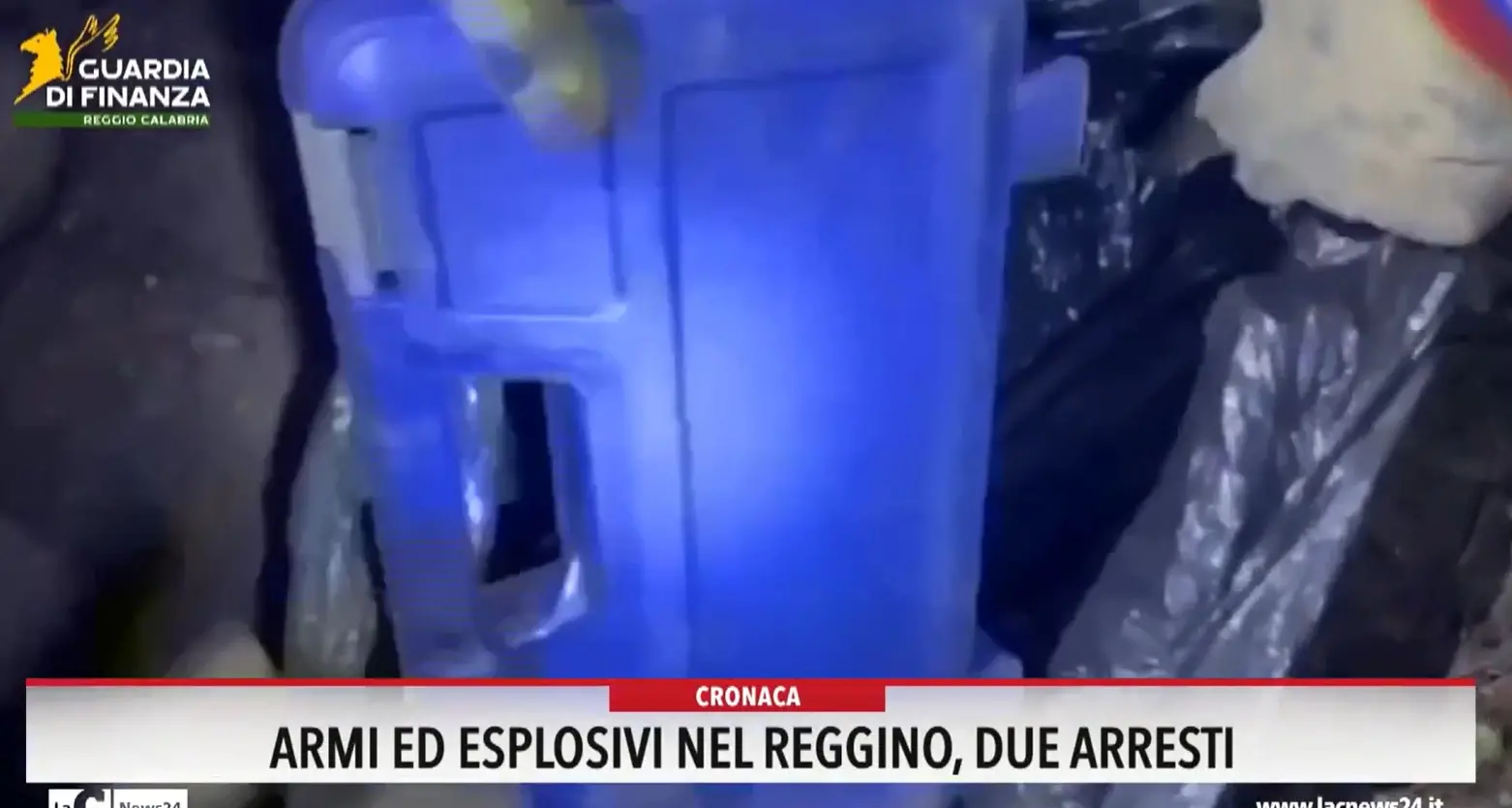 <p>Armi ed esplosivi sottoterra: scoperto un altro arsenale della 'ndrangheta</p>