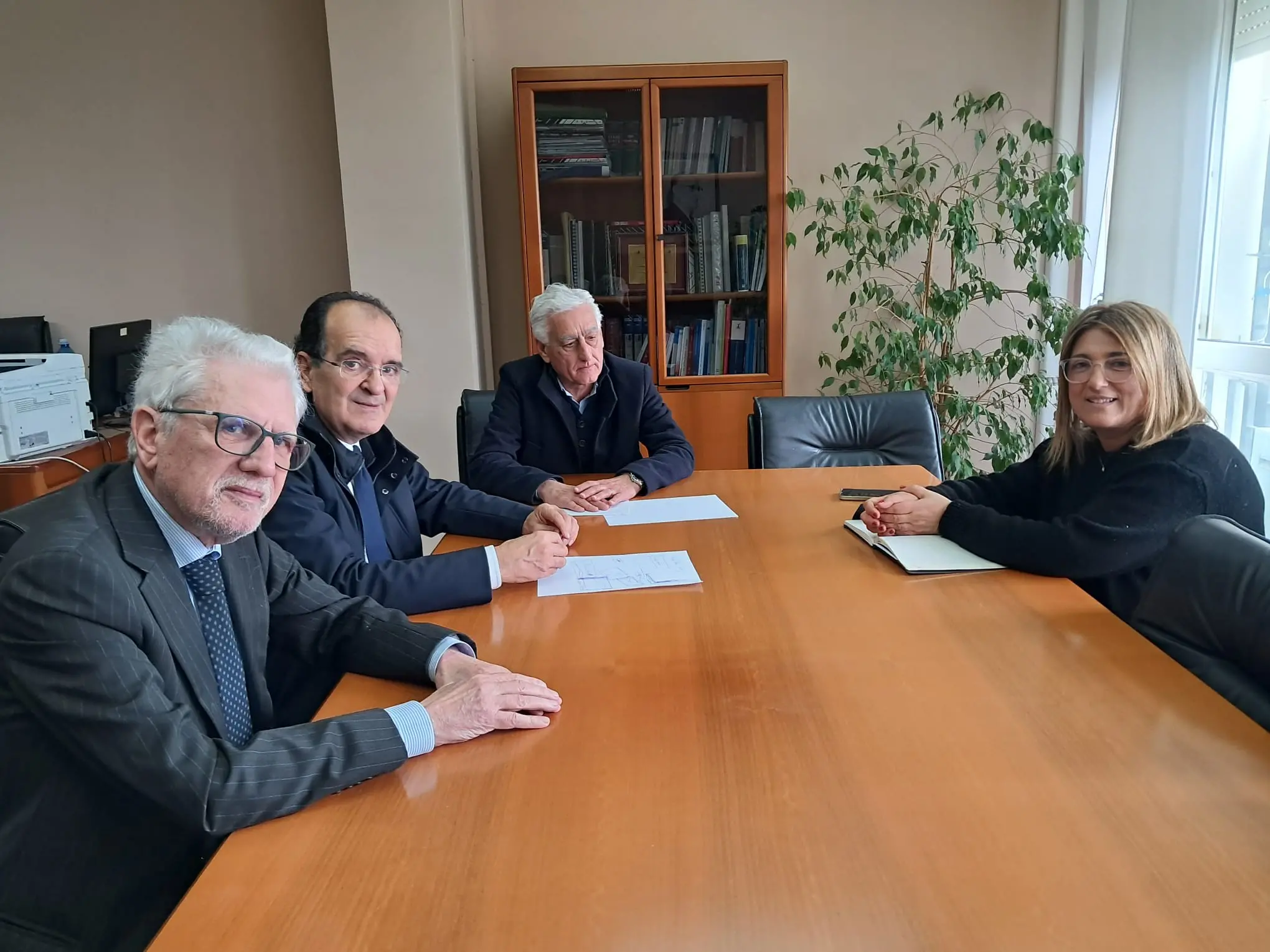 Enzo Bruno a confronto con il commissario straordinario della\u00A0“Dulbecco”, Simona Carbone: priorità pronto soccorso, tecnologia (pet-tac) e oncologia\n