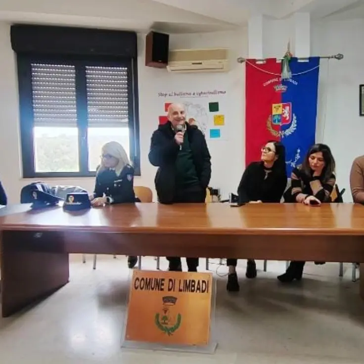 Bullismo e cyberbullismo, momento di confronto a Limbadi grazie al\u00A0convegno promosso dal Comune\n