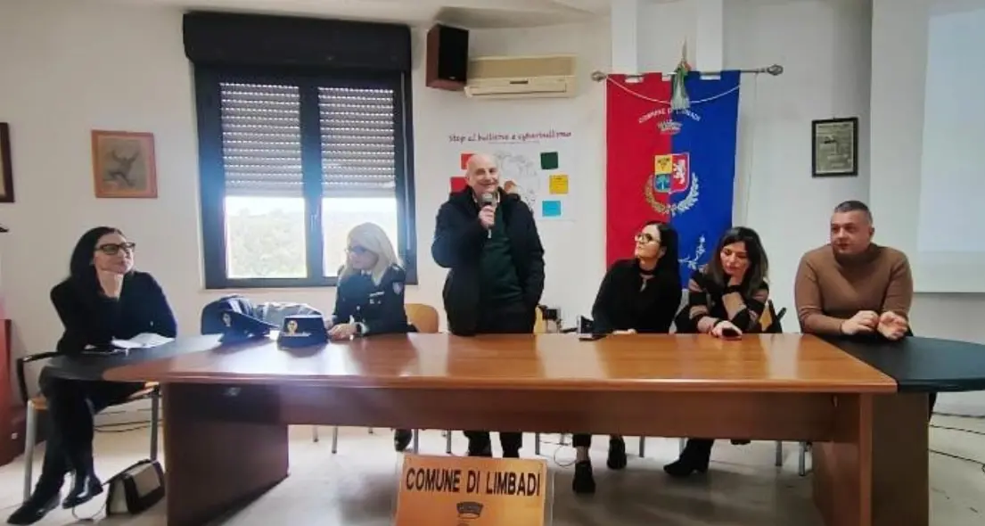 Bullismo e cyberbullismo, momento di confronto a Limbadi grazie al\u00A0convegno promosso dal Comune\n
