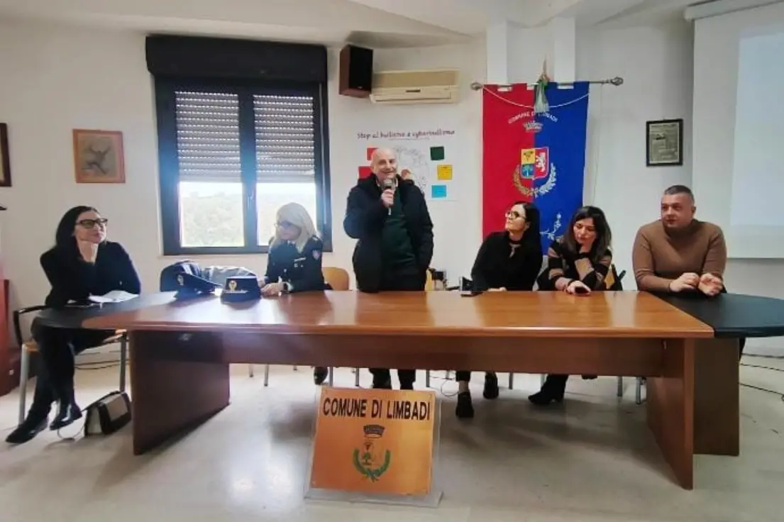 Bullismo e cyberbullismo, momento di confronto a Limbadi grazie al\u00A0convegno promosso dal Comune\n