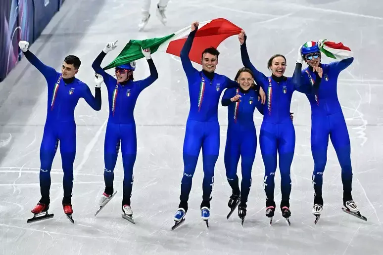 Milano Cortina, l’Italia conquista il suo secondo oro nella staffetta mista short track\n