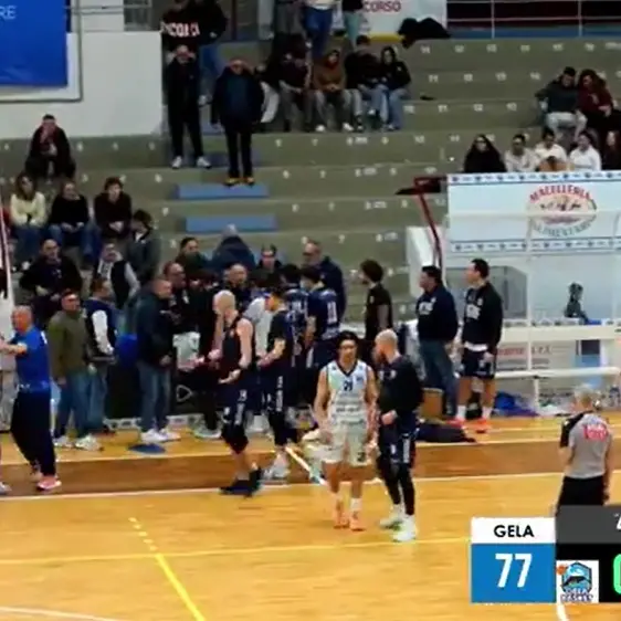 <p>Insulti razzisti a un cestista della Dierre Reggio Calabria, Gela Basket si scusa e condanna «ogni forma di discriminazione»</p>