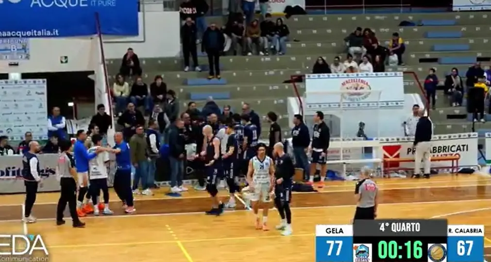 <p>Insulti razzisti a un cestista della Dierre Reggio Calabria, Gela Basket si scusa e condanna «ogni forma di discriminazione»</p>