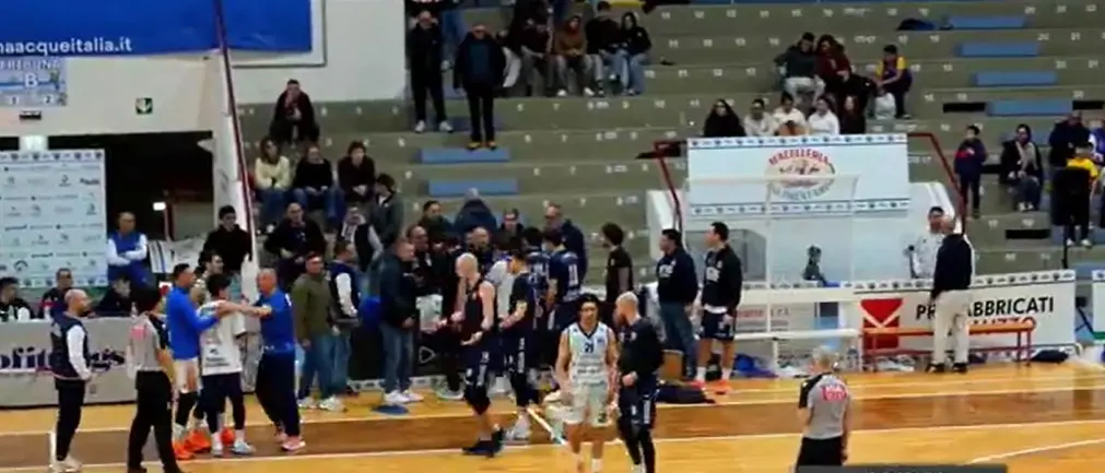 Gela Basket risponde alla Dierre Reggio Calabria: «Condanniamo senza se e senza ma ogni forma di discriminazione»\n