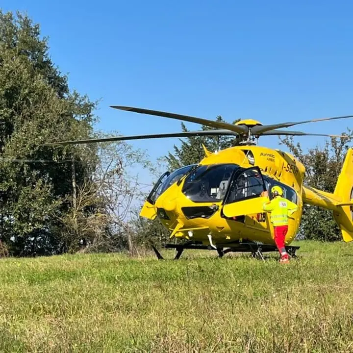 Incidente sulla SS 18,\u00A0due feriti e un giovane trasportato a Cosenza in elisoccorso\n
