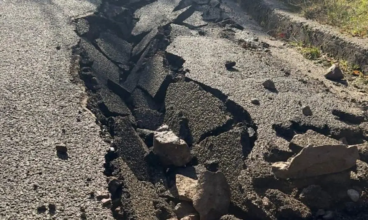 Saracena, pioggia record e danni diffusi: strade interrotte e case isolate\n