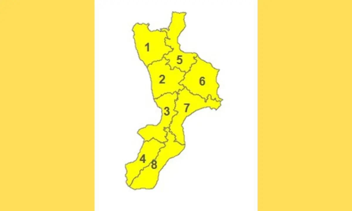 Allerta meteo sulla costa tirrenica: vento forte, piogge intense e rischio mareggiate\n