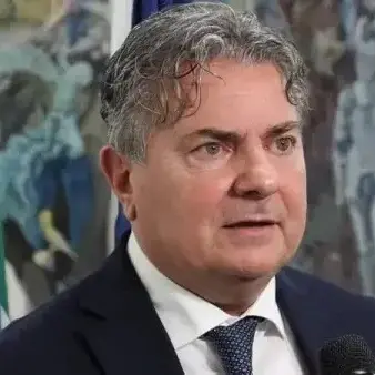 Filippo Mancuso si dimette da commissario regionale della Lega: «Priorità agli impegni in Giunta e alla difesa del territorio»\n