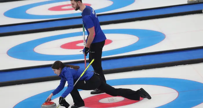 Dal bronzo di Constantini e Mosaner alla “febbre del Curling”: come si comincia davvero, dove si gioca in Italia e quanto costa\n