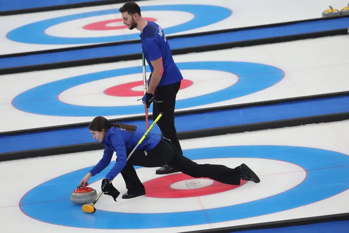Dal bronzo di Constantini e Mosaner alla “febbre del Curling”: come si comincia davvero, dove si gioca in Italia e quanto costa\n