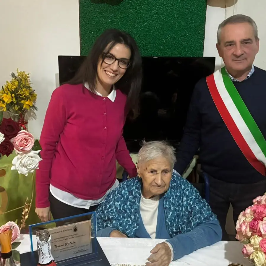 <p>Nonna Teresa spegne 105 candeline: festa grande a Girifalco </p>
