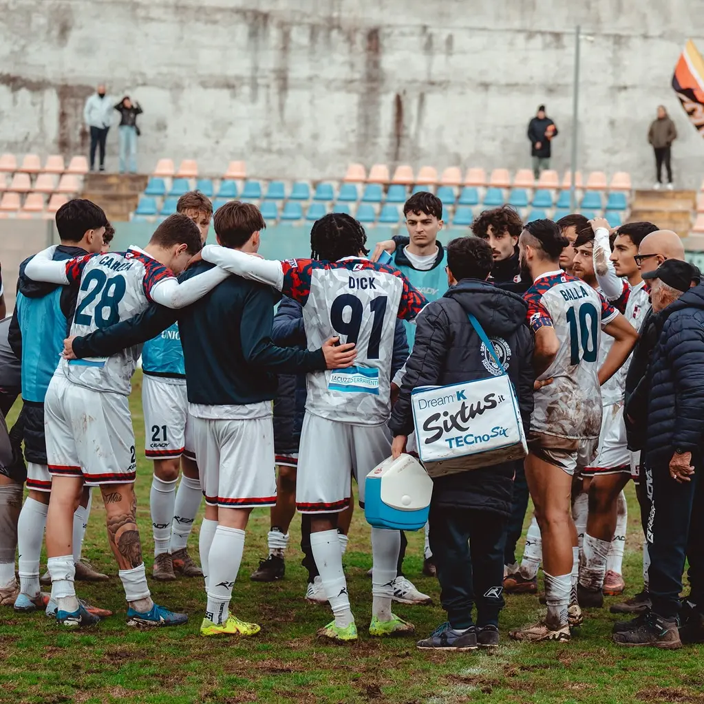 Ho paura di svegliarmi e scoprire che la Vibonese non c’è più. Ma i tifosi che applaudono nonostante tutto è il segno che insieme possiamo farcela\n