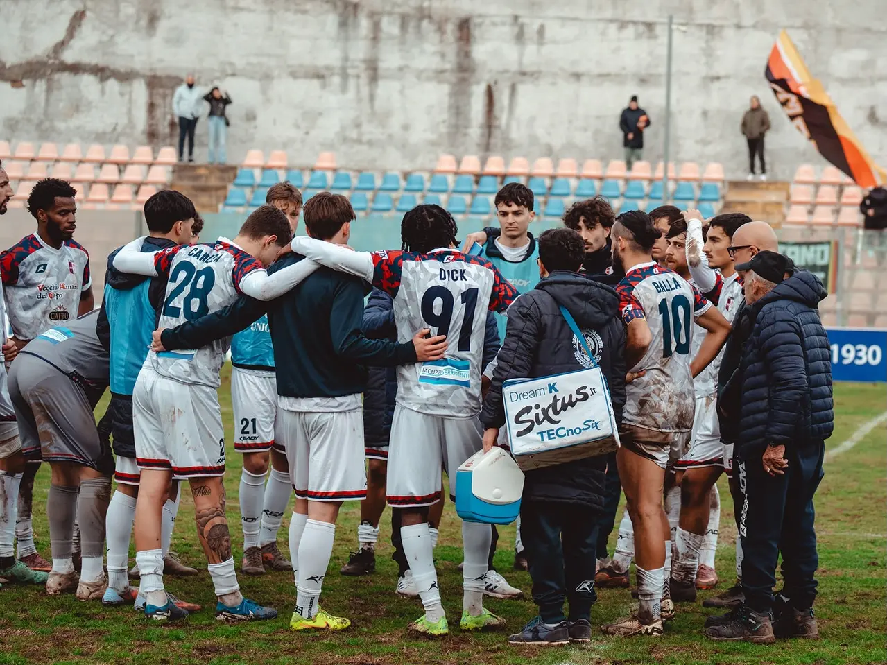 Ho paura di svegliarmi e scoprire che la Vibonese non c’è più. Ma i tifosi che applaudono nonostante tutto è il segno che insieme possiamo farcela