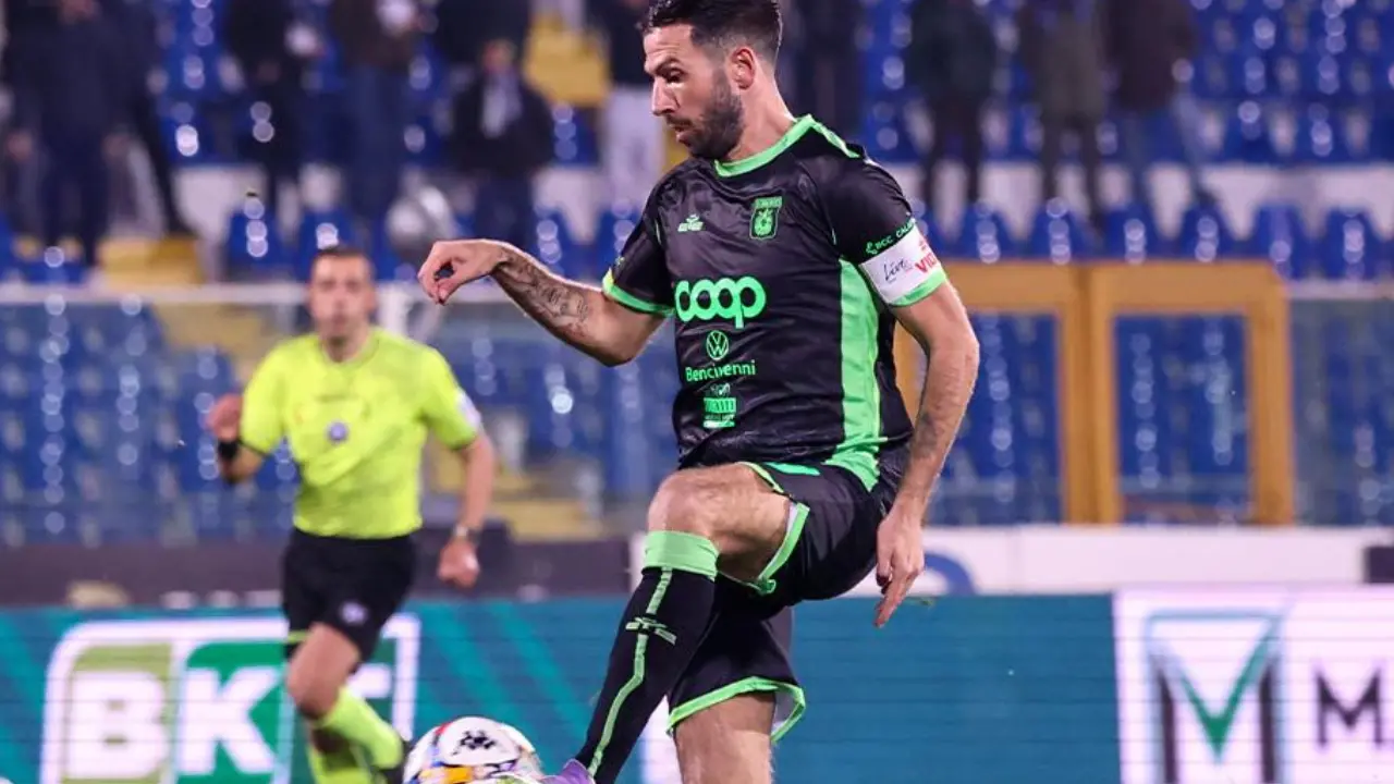 Il Catanzaro cerca il colpo a Pescara, Iemmello porta in vantaggio le Aquile: parziale primo tempo 0-1. Tutti gli aggiornamenti –\u00A0LIVE\n