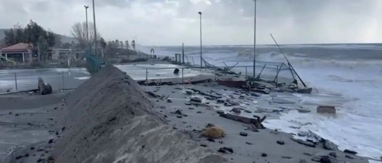 Nocera e Falerna si preparano all’ondata di maltempo, sindaci in allerta: «Ora la principale difesa è la prudenza»\n