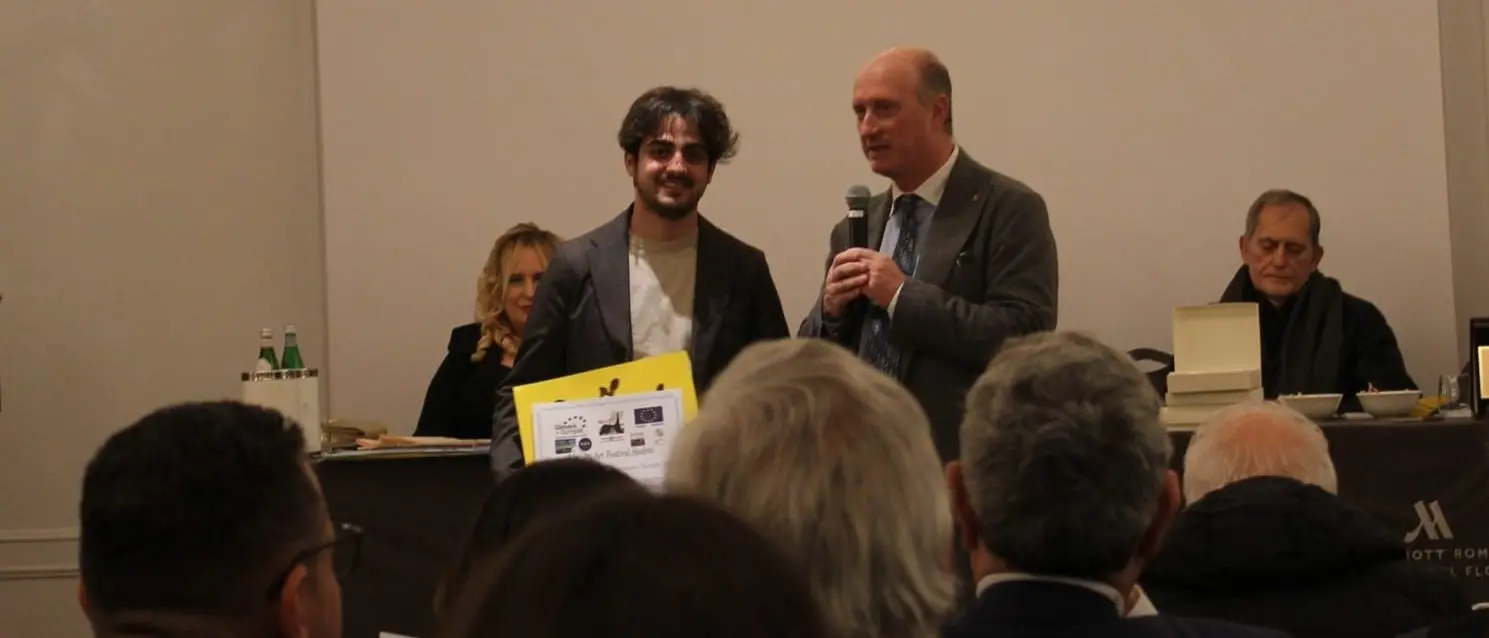 Allo scultore vibonese Giuseppe Famà il premio internazionale “Comunicare l’Europa 2026”\n